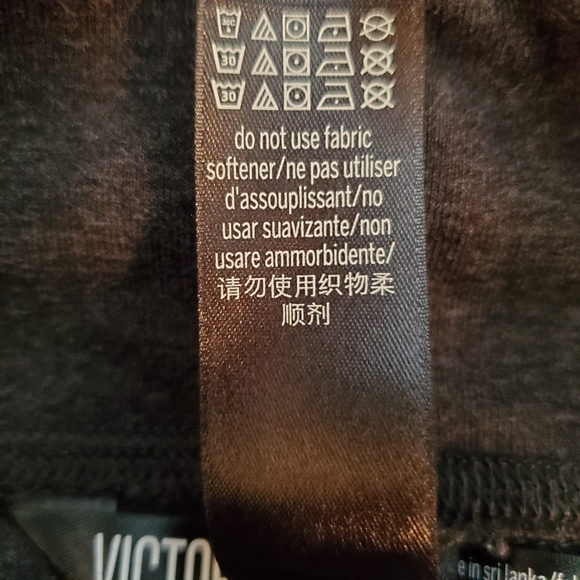 Victoria's Secret VSX Sport | Black Capri Legging - Picture 8 of 8